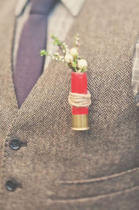 shotgun shell for the grooms boutonniere... different, fun and cool and fitting at some county weddings Camo Wedding, Boda Mexicana, Fall Country, Shotgun Shell, Rustic Barn Wedding, Western Wedding, Here Comes The Bride, Rustic Country, Boutonniere