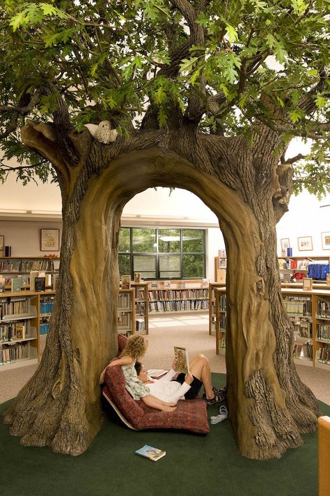 Bookstore Cafe, Childrens Library, Book Cafe, Concrete Art, Library Displays, Library Decor, Steel Art, Library Design, Tree Sculpture