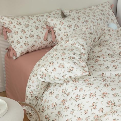 VM VOUGEMARKET Pink Flower Duvet Cover Set Twin 3 Pieces Girls Cottagecore Bedding Set 100% Cotton Peach Floral Comforter Cover with Zipper Closure,Vintage Country Bedding-68x86 Inch Cottagecore Bedding, Floral Comforter, Vintage Pillow Covers, Queen Bedding Sets, Flat Bed, Bed Linen Sets, Bed Sets, Comforter Cover, Linen Set