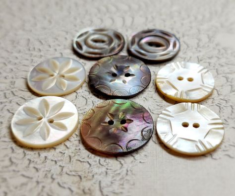 Mop Buttons, Button Collecting, Shell Buttons, Button Crafts, Oyster Shell, Mother Of Pearl Buttons, Pearl Buttons, Vintage Buttons, Creamy White