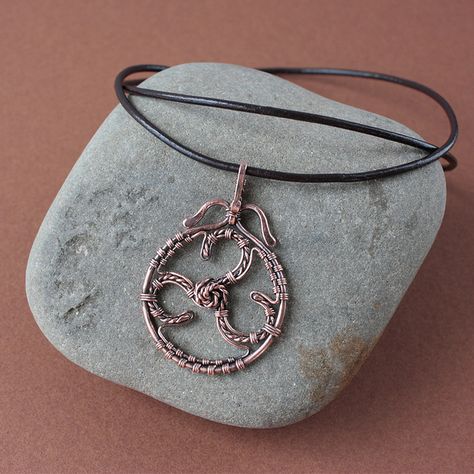 Copper pendant Triskelion by wirefoxjewellery, via Flickr Hawthorn Leaf, Chainmail Ring, Wire Wrapping Beads, Chainmail Patterns, Triple Spiral, Wire Wrap Ring, Chainmail Bracelet, Chainmail Jewelry, Wire Jewelry Making