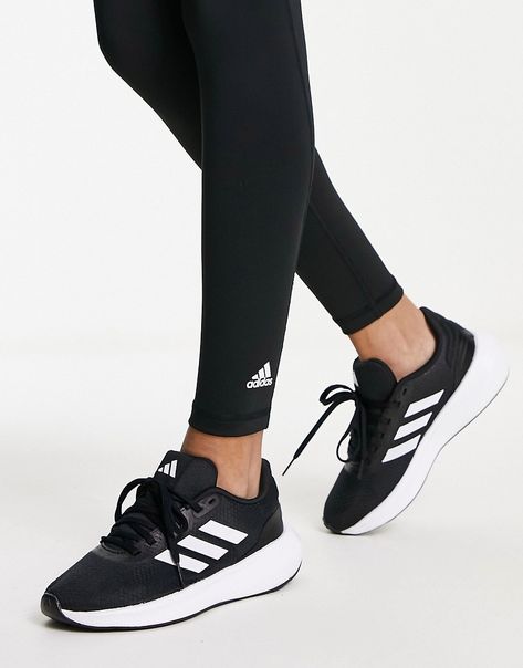 Chaussures par adidas performance Passe à l'action Modèle bas Fermeture à lacets Languette et cheville rembourrées Griffe adidas emblématique Semelle intermédiaire Cloudfoam offrant confort et légèreté Semelle extérieure en caoutchouc résistant Semelle texturée antidérapante Adidas Black Running Shoes, Adidas Sport Shoes, Basket Noir, All Nike Shoes, Adidas Shoes Women, Adidas Brand, Adidas Trainers, Sport Shoes Women, Nike Training