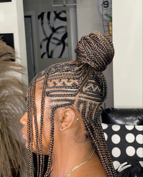 TETRIS BRAIDS Tetris Braids, Latest Hair Braids, High Fashion Hair, Blonde Hair Makeup, Hair Braider, Braided Cornrow Hairstyles, Dyed Natural Hair, Hair Braid Videos, Protective Hairstyles Braids