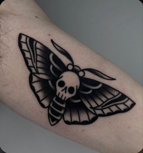 School Tattoo Ideas, Traditional Moth Tattoo, Sprained Wrist, Traditional Butterfly Tattoo, Traditional Black Tattoo, Moth Tattoo Design, Traditional Tattoo Inspiration, Insect Tattoo, Traditional Tattoo Sleeve