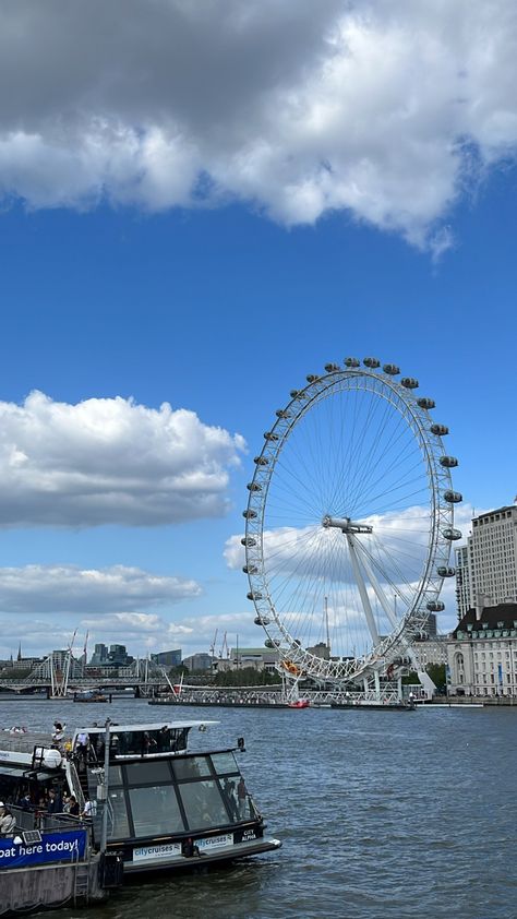 London eye @carrmencostoya The London Eye Aesthetic, London Eye Aesthetic, Eye Aesthetic, Aesthetic London, London Baby, London Aesthetic, Photos Of Eyes, London Tours, Paris London