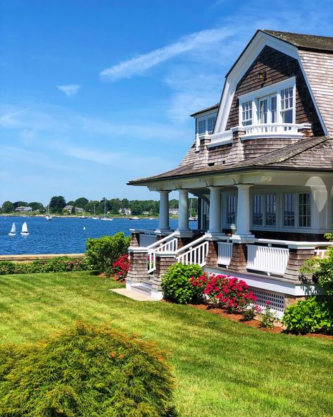 The Places I'm Most Excited to Visit Once We Can Travel Again — Kristy & New England Beach Cottages, New England Aesthetic, England Aesthetic, Kennebunkport Maine, New England Homes, New England Style, House Goals, Maine House, Summer House