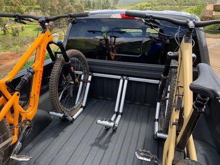 Pvc Bike Racks, Truck Bed Bike Rack, Rack Velo, Truck Bike Rack, Diy Truck Bedding, Diy Bike Rack, Compact Trucks, Truck Top, Pickup Trucks Bed