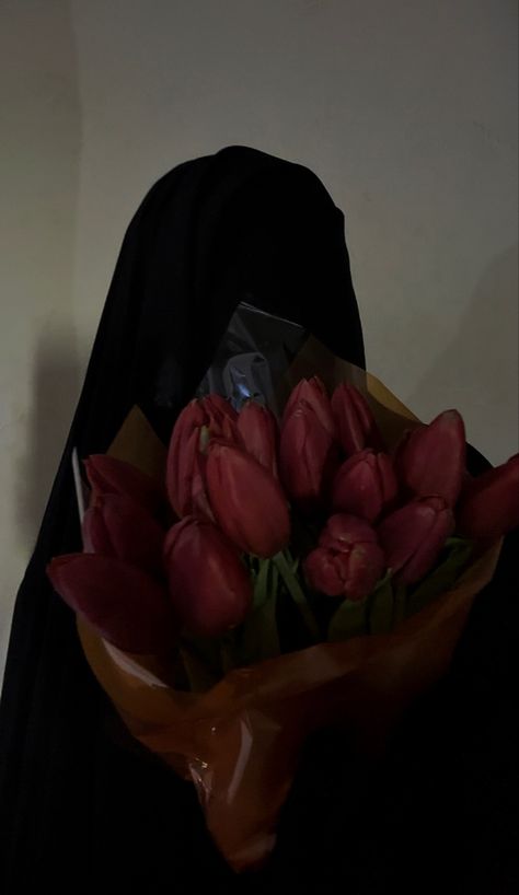 Flowers, Tulips, Roses, Black, Niqab, Wall, White