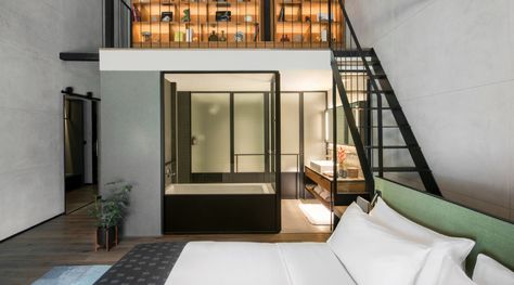 River View Mezzanine | The Warehouse Hotel Singapore Luxury, Loft Hotel, Warehouse Loft, Boutique Hotels Design, Singapore Hotels, Warehouse Conversion, Loft Stil, Loft Studio, Loft Room