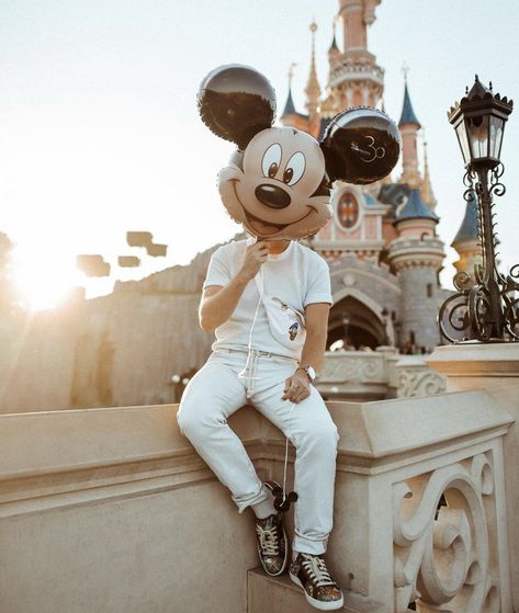 Disneyworld Aesthetic Pics, Rowan Kane The Fine Print, Hk Outfit, Disneyworld Aesthetic, Lauren Asher Aesthetic, Rowan Kane, Hk Disneyland, Disney World Birthday, Disneyland Aesthetic