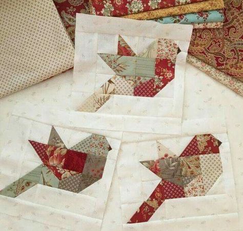 Beautiful Birds Make a Lovely and Lighthearted Quilt - Quilting Digest Bird Quilt Blocks, Feather Quilt, Bird Quilt, Animal Quilts, Patchwork Quilting, Paper Piecing Patterns, Christmas Quilts, Barn Quilts, Mini Quilts