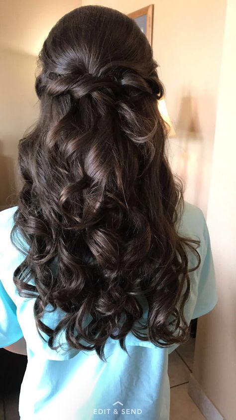 A half up half down bridesmaids hair with a twist. 18th Debut, Simple Elegant Hairstyles, Brown Hairstyles, Coconut Hair, Bridesmaids Hair, Simple Hairstyles, Hair Twist, Long Box Braids, Elegant Wedding Hair