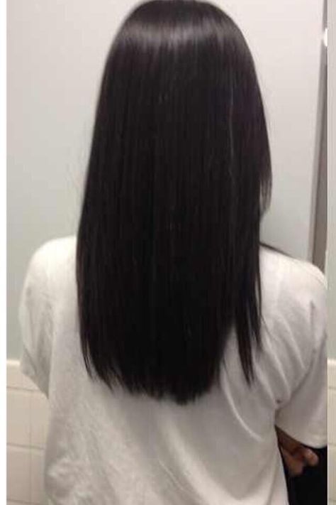 / perfectly straight. Medium Black Hair, 00s Mode, Straight Black Hair, Short Dark Hair, Haircut Inspiration, Pinterest Hair, Haircuts Straight Hair, Long Black Hair, Grunge Hair