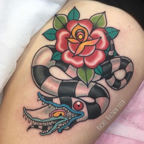 Rachel Baldwin on Instagram: “Sandworm for Elle ❤️ #beetlejuice #beetlejuicetattoo #sandworm #rosetattoo” Horror Flash, Horror Sleeve, Beetlejuice Tattoo, Tattoo Pierna, Tim Burton Tattoo, Beetlejuice Sandworm, Wicked Tattoos, Spooky Tattoos, Horror Tattoo