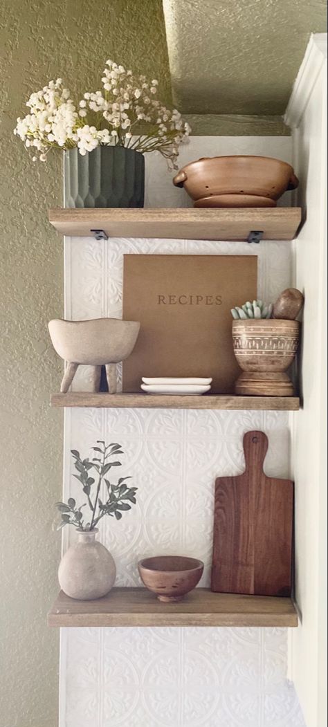 Modern Farmhouse Kitchen Shelf Styling Kitchen Floating Shelves Decor, Small Kitchen Shelf, Kitchen Shelf Decor Ideas, Kitchen Shelf Styling, Home Decor Ideas Bedroom, Dining Room Shelves, Kitchen Shelf Decor, Floating Shelf Decor, Shelf Decor Living Room