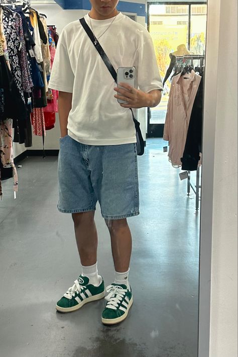 Outfit Bermuda Hombre, Aesthetic Clothes For Boys, Men’s Fashion Shorts, Adidas Campus 00s Outfit Men, Outfit Bermuda, Mode Swag, Guys Fits, Outfit Hombre, Boyfriend Outfit