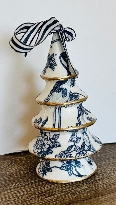 Chinoiserie Pagoda Style Decoupaged Blue and White Ceramic Tree - Etsy Pagoda Architecture, Chinoiserie Christmas Decor, Grand Millenial, Chinoiserie Ornaments, Floral Christmas Tree, Chinoiserie Christmas, Traditional Holiday Decor, Chinoiserie Blue, Ceramic Tree