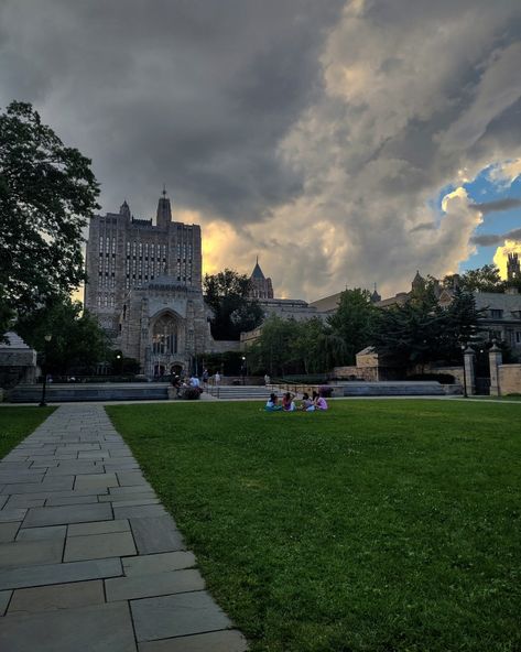 New Haven, Yale, sky, academia, small city, connecticut New Haven Aesthetic, New Haven Connecticut Aesthetic, Connecticut Aesthetic, Vacay Ideas, New Haven Connecticut, Graduate Degree, Dream College, Small City, American Architecture