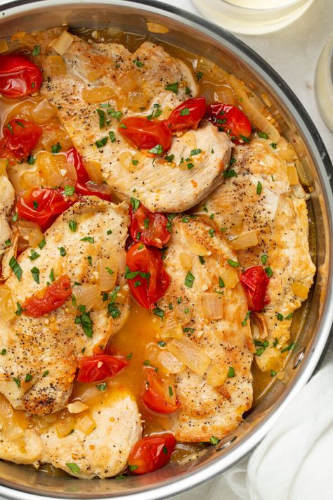 Easy Chicken Pomodoro Recipe - Easy Healthy Recipes Chicken Pomodoro, Pomodoro Recipe, Clean Eating Diet Plan, One Skillet, Low Carb Chicken, Chicken Dishes Recipes, Chicken Dinner Recipes, Easy Chicken Recipes, Chicken Breast Recipes