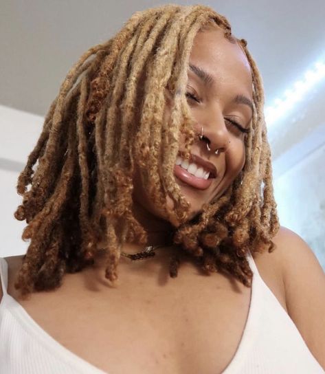 Brown Locs With Blonde Highlights, Brown Locs With Highlights, Locs Blonde, Brown Locs, Blonde Locs, Loc Appreciation, Dreadlocks Hair Care, Locs Styles, Beautiful Dreadlocks