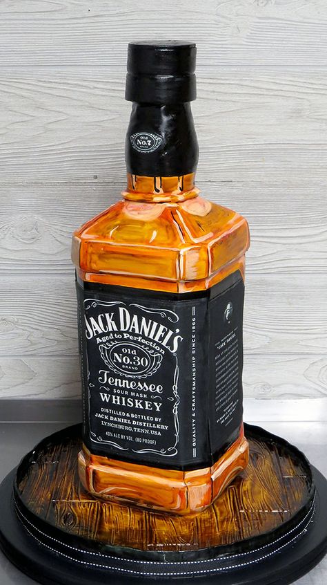 Jack Daniels Cake Design, Buttercream Board, Jack Daniels Cake, Cakes Fancy, Strawberry Wedding Cakes, 3d Dort, Liquor Cake, Cake Design For Men, Alcohol Cake