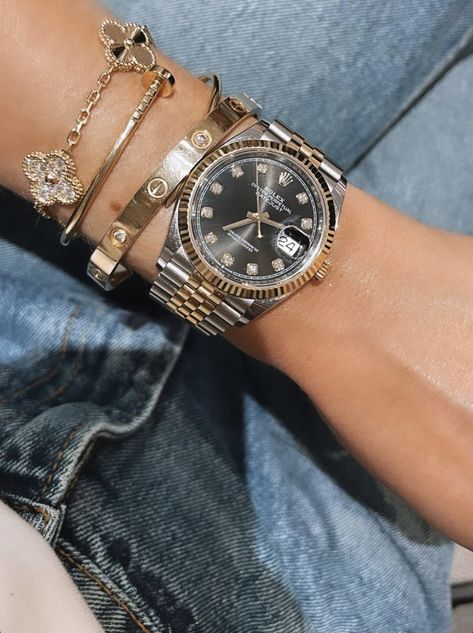 Rolex Van Cleef Stack, Rolex Van Cleef, Rolex Women Aesthetic, Women Rolex Watches, Rolex Stack, Watch Stack, Street Style Jewelry, Nice Watch, Rolex Watches Women