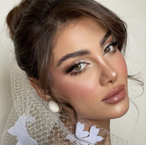 Winter Wedding Makeup For Brown Eyes, Jlo Makeup, Glam Bride Makeup, Maquillage On Fleek, Wedding Makeup Tutorial, Glam Wedding Makeup, Bridal Eye Makeup, Eye Makeup Looks, Bridesmaid Hair Makeup