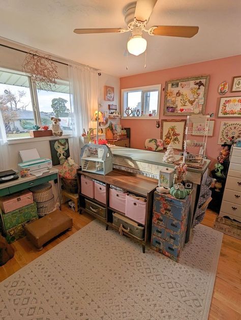 Craft Room Colors Scheme Inspiration, Room With Pink Accent Wall, Quilt Room Organization Organizing Ideas, Blush Pink Craft Room, Vintage Craft Room Decor, Eclectic Craft Room, Vintage Craft Room Ideas, Craft Room Colors, Closet Craft Room Ideas