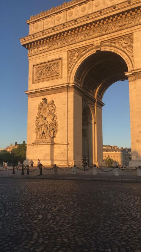 #all #interiordesigner #homedecorlovers #interiorstyle #livingroomdecor #decorations #housebeautiful #decora Paris Vision Board, Arch Of Triumph, Paris Dream, France Aesthetic, Europe 2023, Paris France Travel, Europe Aesthetic, Dream Vacations Destinations, Parisian Life