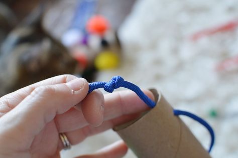 DIY cat toys using empty paper towel and toilet paper rolls. Paper Towel Roll Cat Toy, Diy Cat Toy Toilet Paper Roll, Toilet Paper Roll Cat Toy, Cat Toys Diy Easy Simple, Cat Food Station, Raising Kittens, Catio Ideas, Diy Cat Food, Empty Paper