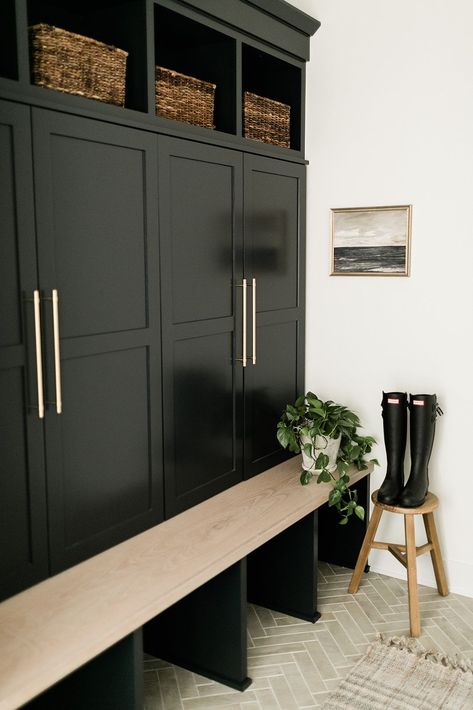 Black Cabinetry Laundry Room, Diy Laundry Room Mud Room, Bathroom Off Of Mudroom, Mid Century Mud Room Ideas, Laundry Room Locker Ideas, Black Mudroom Bench, Modern Mudroom Lockers, Laundry Room Black Cabinets, Victorian Mudroom