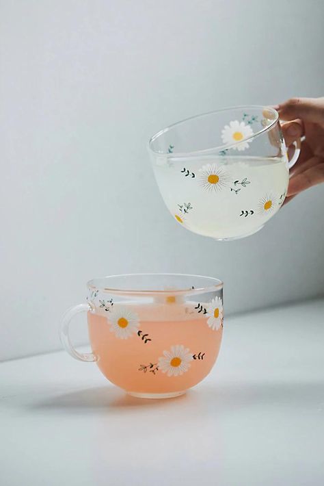 Daisy Flower Mug, Flower Glass Mug, Floral Mug, Clear Glass Mug, Retro Flower Coffee Mug Material: Glass Package Includes: 1 x Cup Daisy Glasses, Floral Mug, Flower Mug, Coffee Breakfast, Novelty Mugs, Glass Mug, Personalized Cups, Daisy Print, Retro Flowers