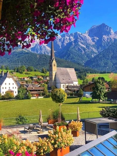 World Most Beautiful Place, Beautiful Places To Live, Beautiful Landscape Photography, Salzburg Austria, Beautiful Travel Destinations, Dream Travel Destinations, Green Landscape, Beautiful Places Nature, Beautiful Places In The World