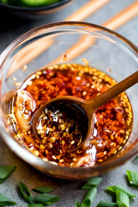 Spicy Garlic Chili Oil Recipe Chili Garlic Oil Recipe, Garlic Oil Recipe, Garlic Chili Oil, Ramen Toppings, Hot Chili Oil, Chili Oil Recipe, Vegetarian Ramen, Dried Chili Peppers, Chili Recipe Easy