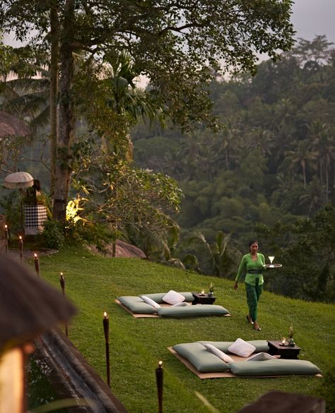 Set on an emerald bank overlooking the Ayung River Valley Gorge, outdoor dining spots at Amandari take in views of a lush tropical landscape. Dishes are created using freshly picked produce from the property’s organic gardens along with ingredients sourced from local farms and a daily catch from the Indian Ocean. https://www.aman.com/resorts/amandari Bali Resort Landscape, Tropical Resort Landscape Design, Resort Landscape Design, Tropical Resort Design, Landscape Resort, Resort Landscape, Resort Garden, Aman Resorts, Farm Resort