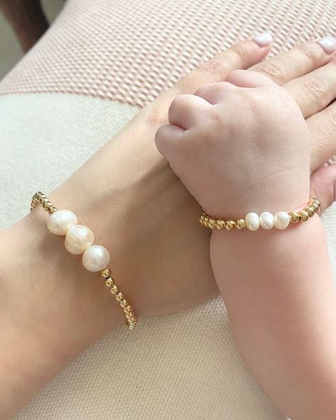 Baby Beaded Bracelet, Kids Gold Jewellery, Mommy And Me Bracelets, Baby Jewelry Gold, قلادات متدلية, Mother Daughter Bracelets, Brazilian Gold, Gold Beaded Bracelet