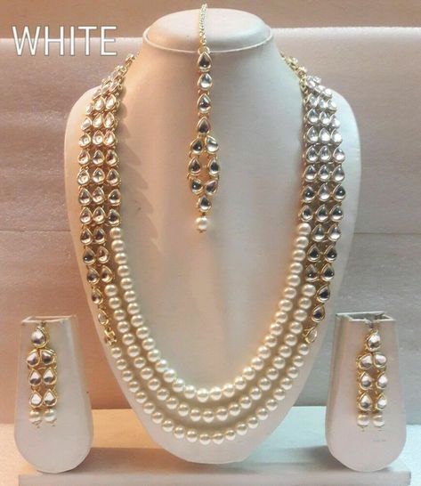 Pearl Kundan Multi Strands Gold Plated Indian Traditional Wedding Jewelry Set Mang Tika, Traditional Wedding Jewellery, Pengantin India, Kundan Jewelry, Pearl Necklace Designs, Jewelry Set Design, Beaded Necklace Designs, Indian Jewellery Design Earrings, Utsav Fashion