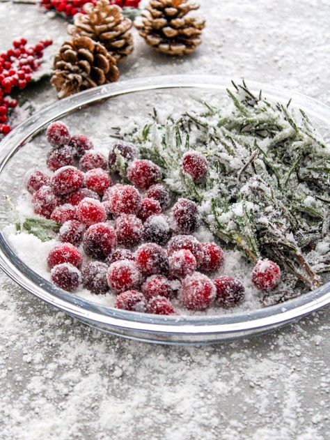 Sugared Berries How To Make, Salty Christmas Food, Sugared Rosemary And Cranberries, How To Candy Cranberries, How To Sugar Rosemary, Cheesecake With Sugared Cranberries, How To Sugar Cranberries, Sugar Coated Cranberries Holidays, Christmas Garnish Ideas