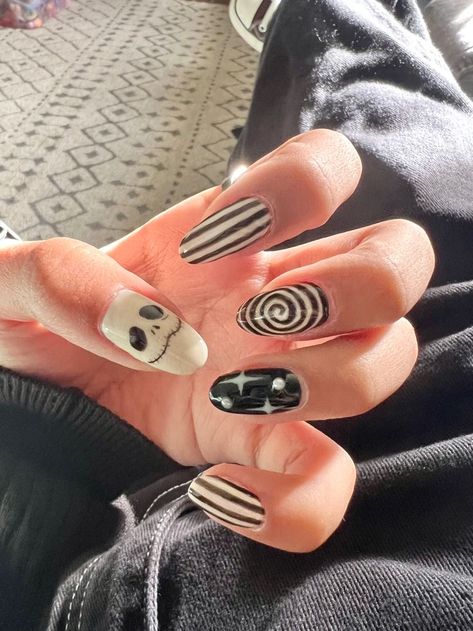 Jack Nails, Nightmare Before Christmas Nails, Acrylic Nail Set, Hippie Nails, Acrylic Nail Kit, Goth Nails, Grunge Nails, Pretty Gel Nails, Halloween Nail Designs