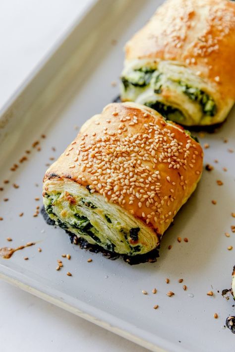 Filled Puff Pastry, Ricotta Rolls, Puff Pastry Recipes Savory, Spinach Rolls, Spinach And Ricotta, Easy Lunch Ideas, Spinach Ricotta, Savory Pastry, Puff Pastry Recipes