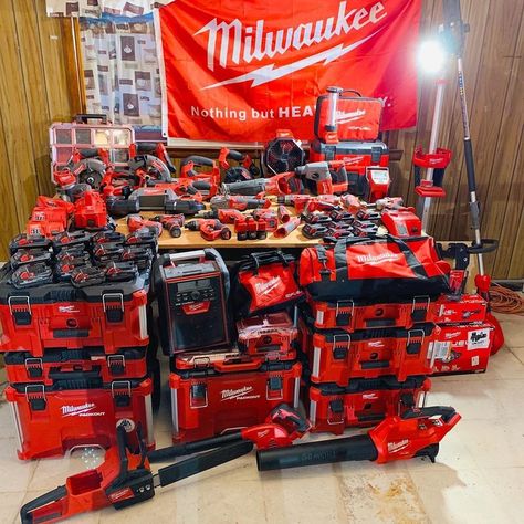 Milwaukee Tools Wallpaper, Milwaukee Tool Box, Motorcycle Ramp, Dream Workshop, Milwaukee Power Tools, New Milwaukee Tools, Garage Furniture, Work Benches, Cladding Design