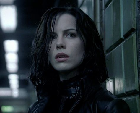 Underworld Vampire, Kate Beckinsale Hair, Underworld Selene, Underworld Movies, Resident Evil Franchise, Vampire Girls, Character Actor, Kate Beckinsale, British Actresses