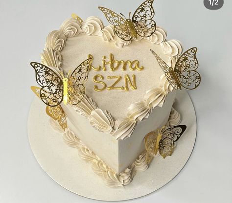 Libra Szn Birthday Cake, 25 Heart Birthday Cake, White And Gold Heart Shaped Cake, Zodiac Heart Cake, Heart Shaped Birthday Cake Aesthetic, Taurus Heart Cake, Heart Cake Pisces, Gold Heart Shaped Cake, Libra Heart Cake