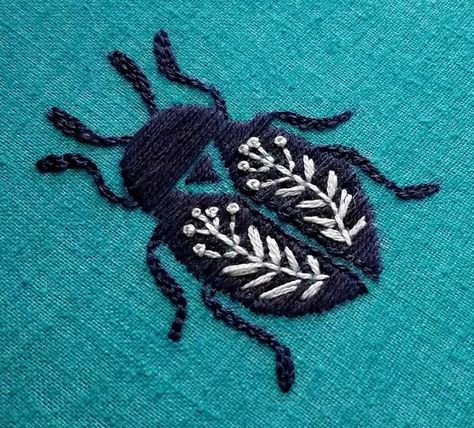 Scarab Beetle Embroidery, Embroidered Bugs Insects, Beetle Embroidery Pattern, Insect Embroidery Patterns, Bug Embroidery Pattern, Moth Embroidery Simple, Edge Embroidery Stitches, Nature Embroidery Inspiration, Embroidery Beetle