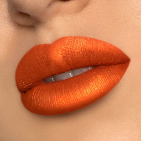 LONG-WEARING | NON-DRYING | DOE FOOT APPLICATOR Shade: Belladonna Be bold with a showstopping pout! This lightweight satin-matte lip color features a deluxe hydrating formula and provides extreme color payoff in one saturated swipe. Blended Lipstick, Apricot Lipstick, Orange Lipstick Makeup, Glam Lipstick, Colorful Lips, Metallic Liquid Lipstick, Feather Brows, Metallic Liquid, Orange Lipstick