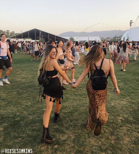 BAMBA SET Coachella 2018, Festival fashion, Festival Outfit, Splendour in the grass, Sequin outfits, Splendour in the Grass, Glitter, HP girls, Her Pony Fashion, Festival Clothing, Groovin the Moo, Set Groovin The Moo, Sequin Outfits, Coachella 2018, The Moo, Festival Girls, Splendour In The Grass, Fashion Festival, Sequin Outfit, Festival Clothing