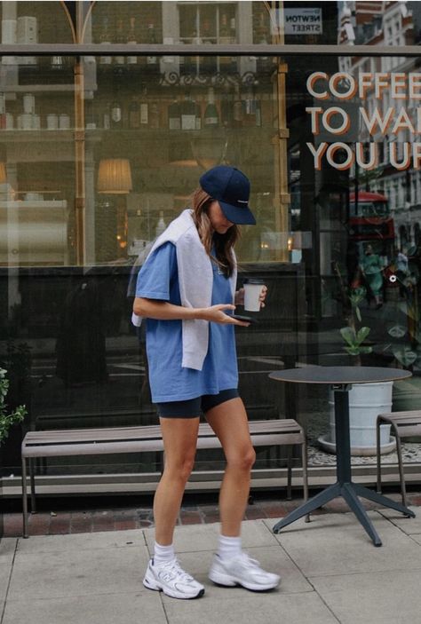 Baseball Hat Outfit, Mode Casual, Looks Street Style, Athleisure Outfits, Outfits With Hats, Mode Inspo, Sporty Outfits, 가을 패션, Looks Style