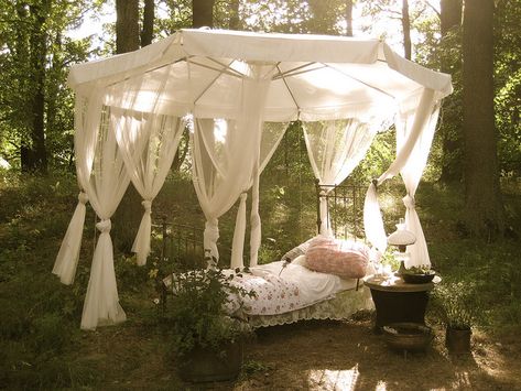 Ok. So this bed is going to go in the backyard/fairy tale forest that I have with other awesome and serene beds. Outdoor Canopy, Smart Tiles, Outdoor Beds, Canopy Bed, Outdoor Rooms, My Dream Home, Outdoor Bed, Secret Garden, In The Middle