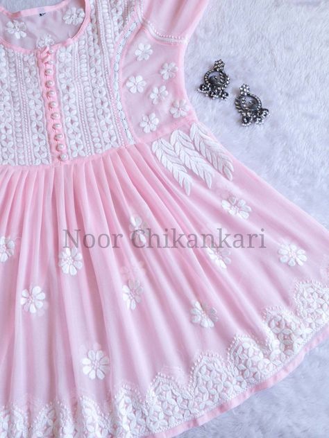 Chikankari short kurta Chikankari Kurta Designs Latest, Lakhnavi Frock Design, Chikankari Frock Kurti, Chikankari Frock Suit, Lakhnavi Chikankari Kurta, Cotton Chikankari Kurti Designs Latest, Short Chickenkari Kurti, Short Frock Fashion Style, Chikankari Kurti Designs Latest