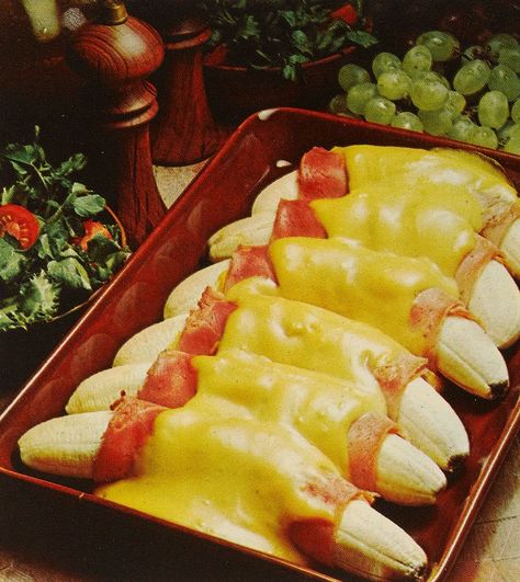 Ham and Bananas Hollandaiseredmagazine 70s Dinner Party, 1970s Food, Dinner Party Food, 70s Food, Ugly Food, Gross Food, Dinner Party Recipes, Vintage Cooking, Food Articles